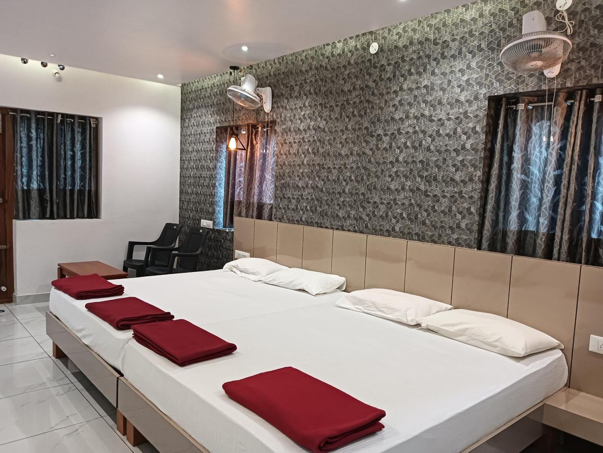 Hilltop Hotel วัลปาไร ภายนอก รูปภาพ