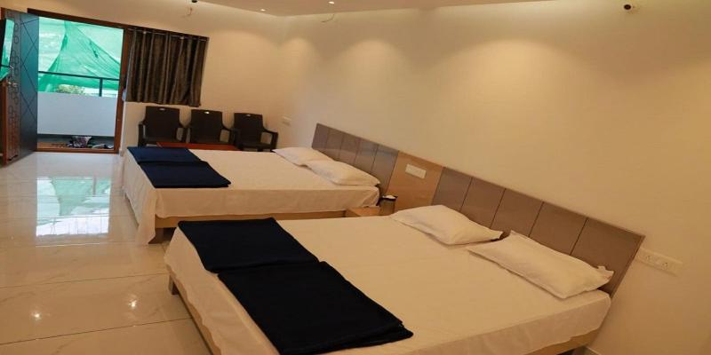 Hilltop Hotel วัลปาไร ภายนอก รูปภาพ